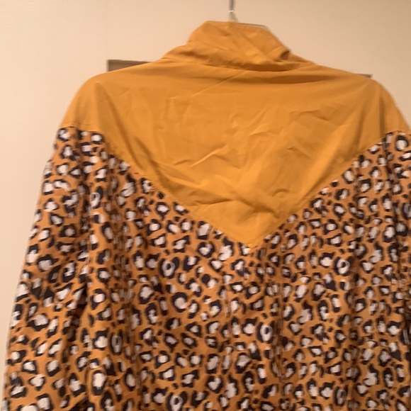 NWT Cheetah Print Windbreaker - Picture 4 of 10